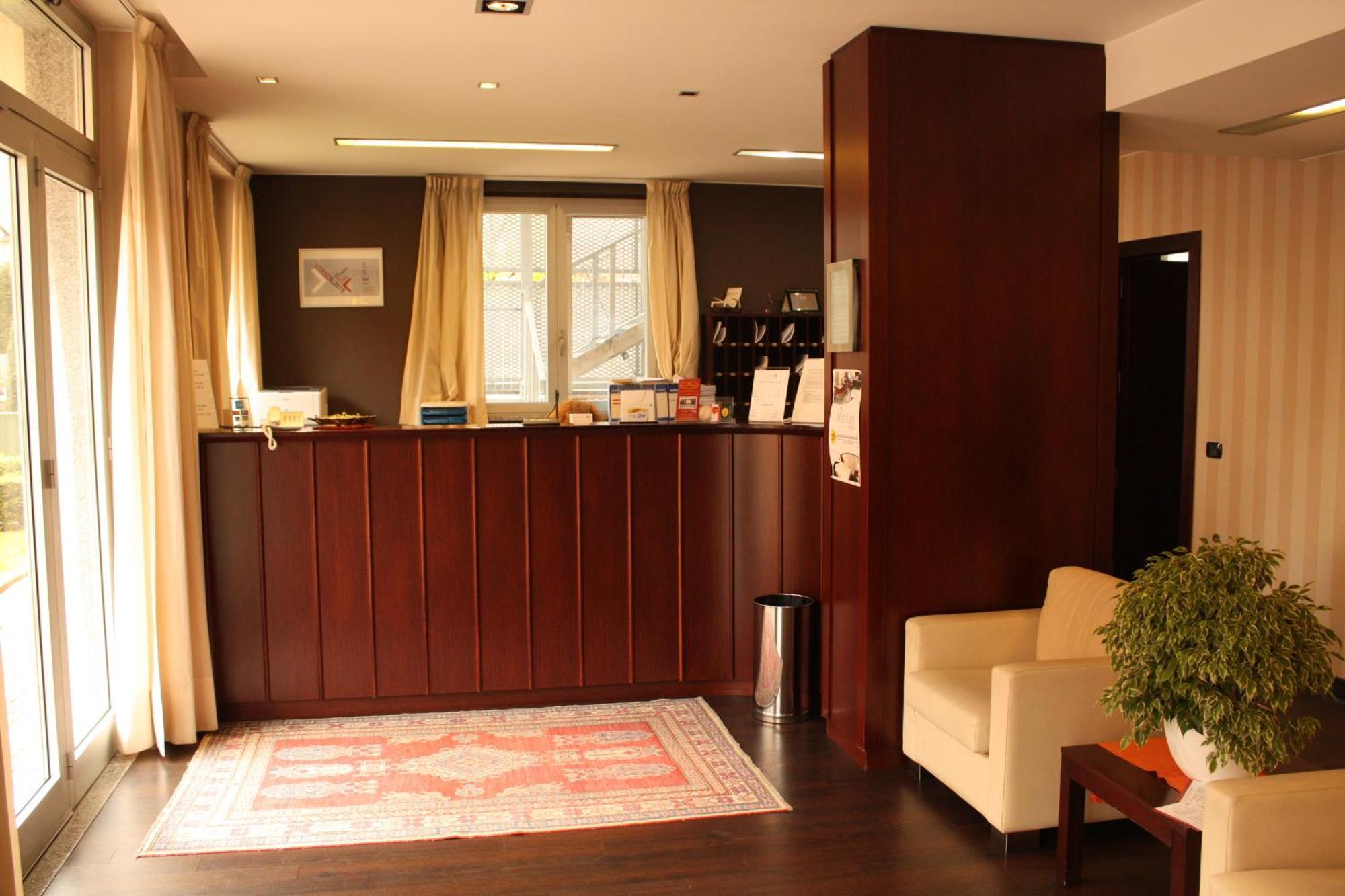 Hotel 2C Λενιάνο Εξωτερικό φωτογραφία