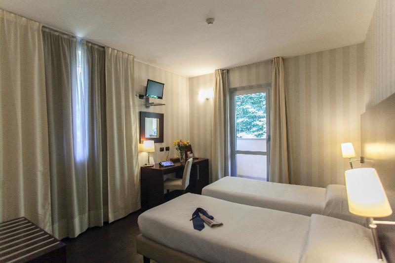 Hotel 2C Λενιάνο Εξωτερικό φωτογραφία