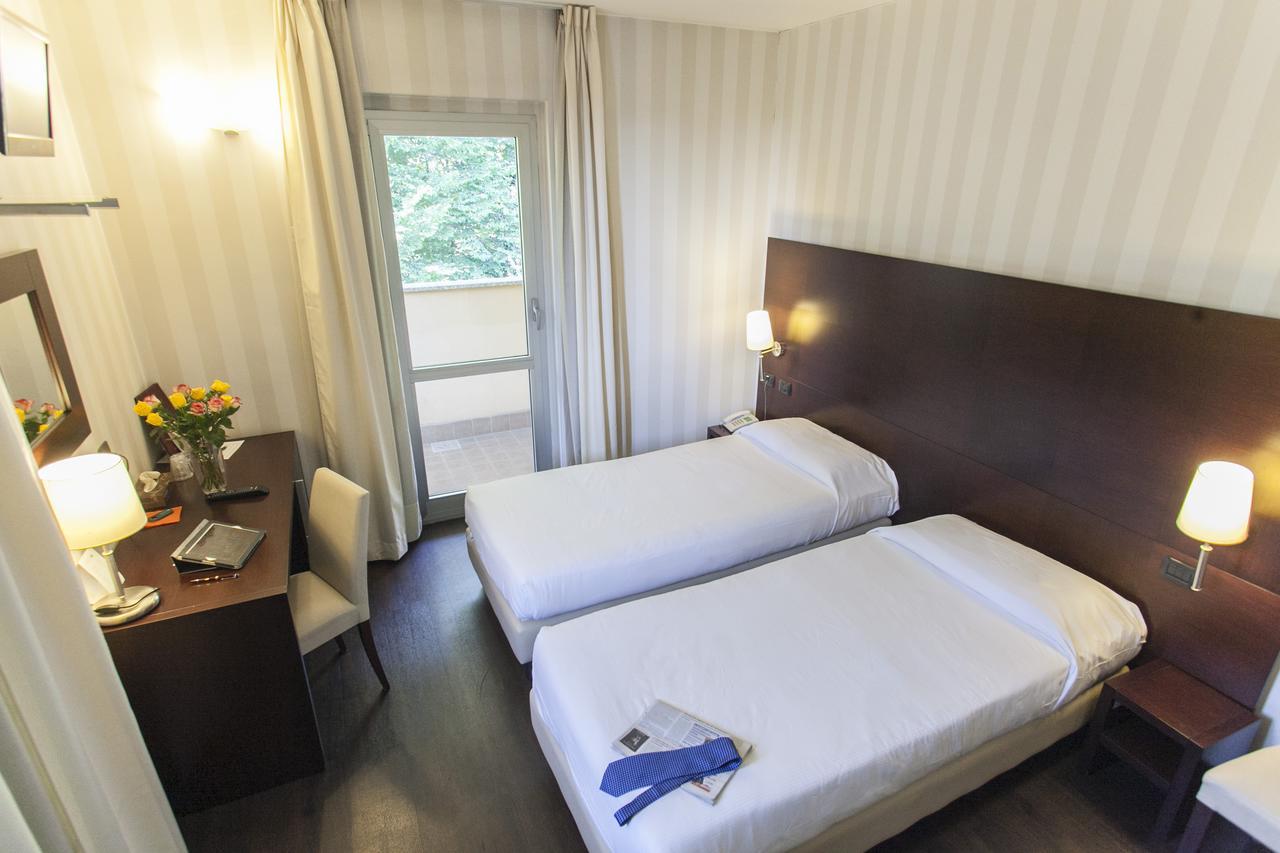 Hotel 2C Λενιάνο Εξωτερικό φωτογραφία