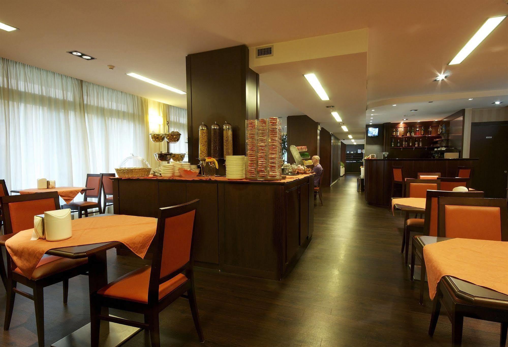 Hotel 2C Λενιάνο Εξωτερικό φωτογραφία
