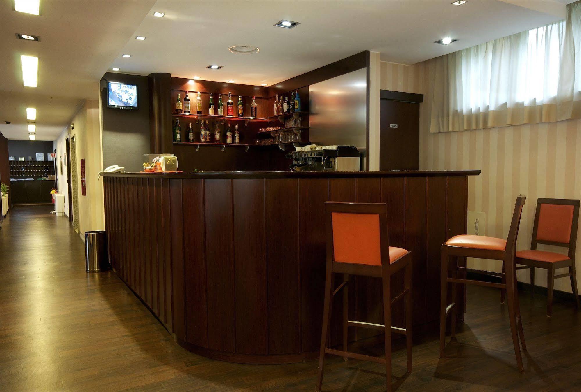 Hotel 2C Λενιάνο Εξωτερικό φωτογραφία