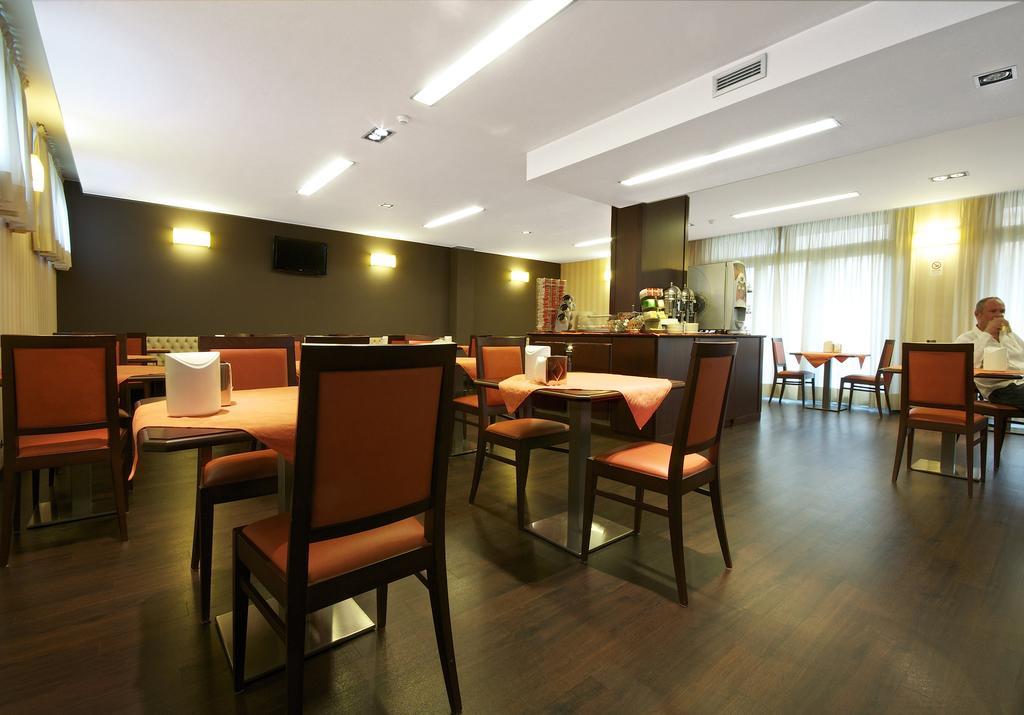 Hotel 2C Λενιάνο Εξωτερικό φωτογραφία