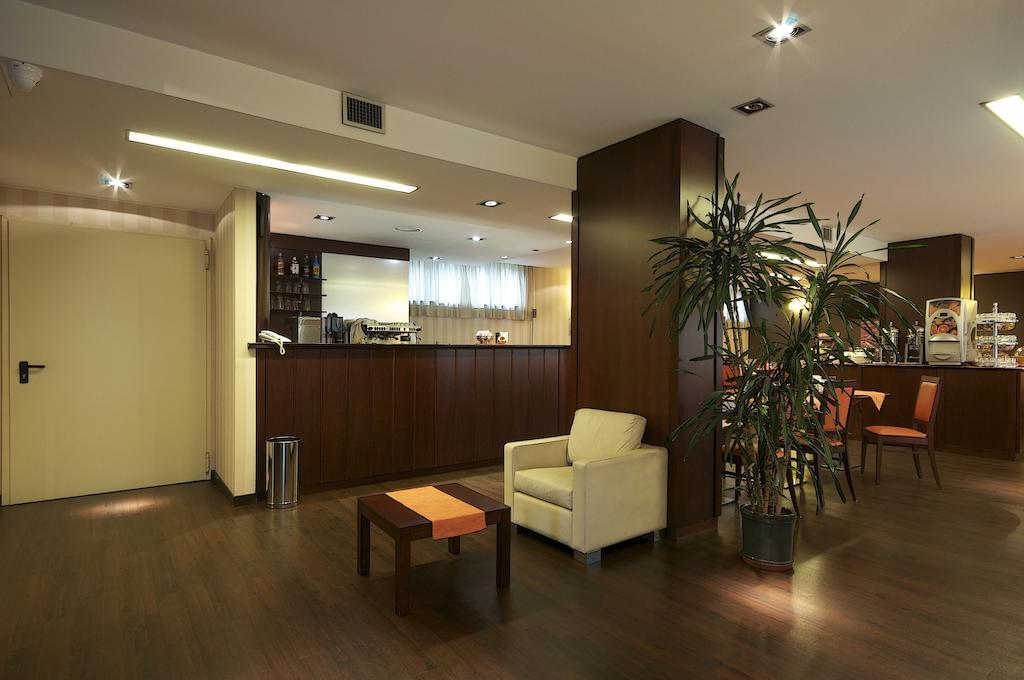 Hotel 2C Λενιάνο Εξωτερικό φωτογραφία